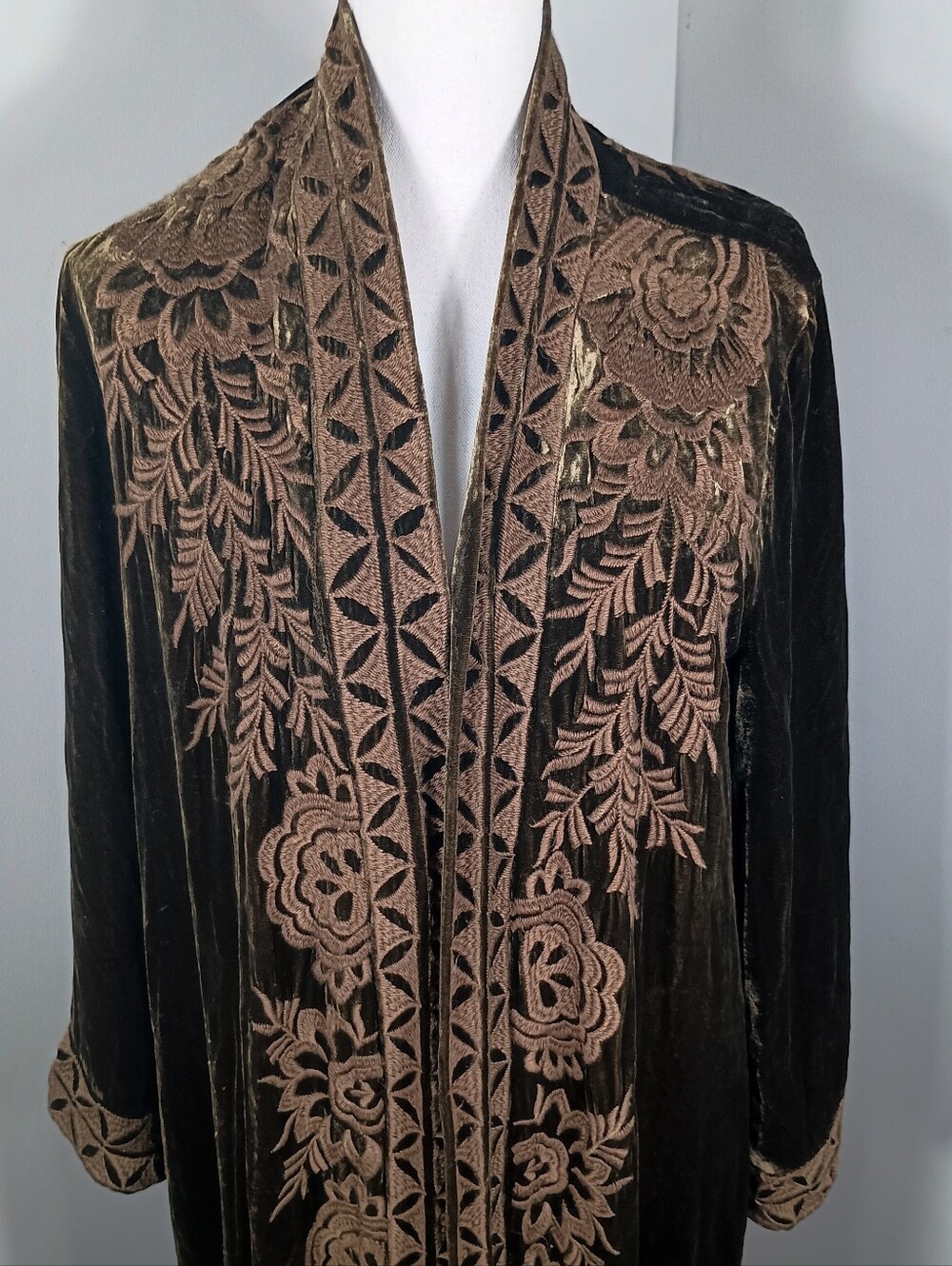 Johnny Was Nyomi Velvet Kimono Embroidered Floral Boho Cottagecore Silk Size M - Picture 3 of 8